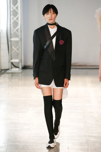 Look 11